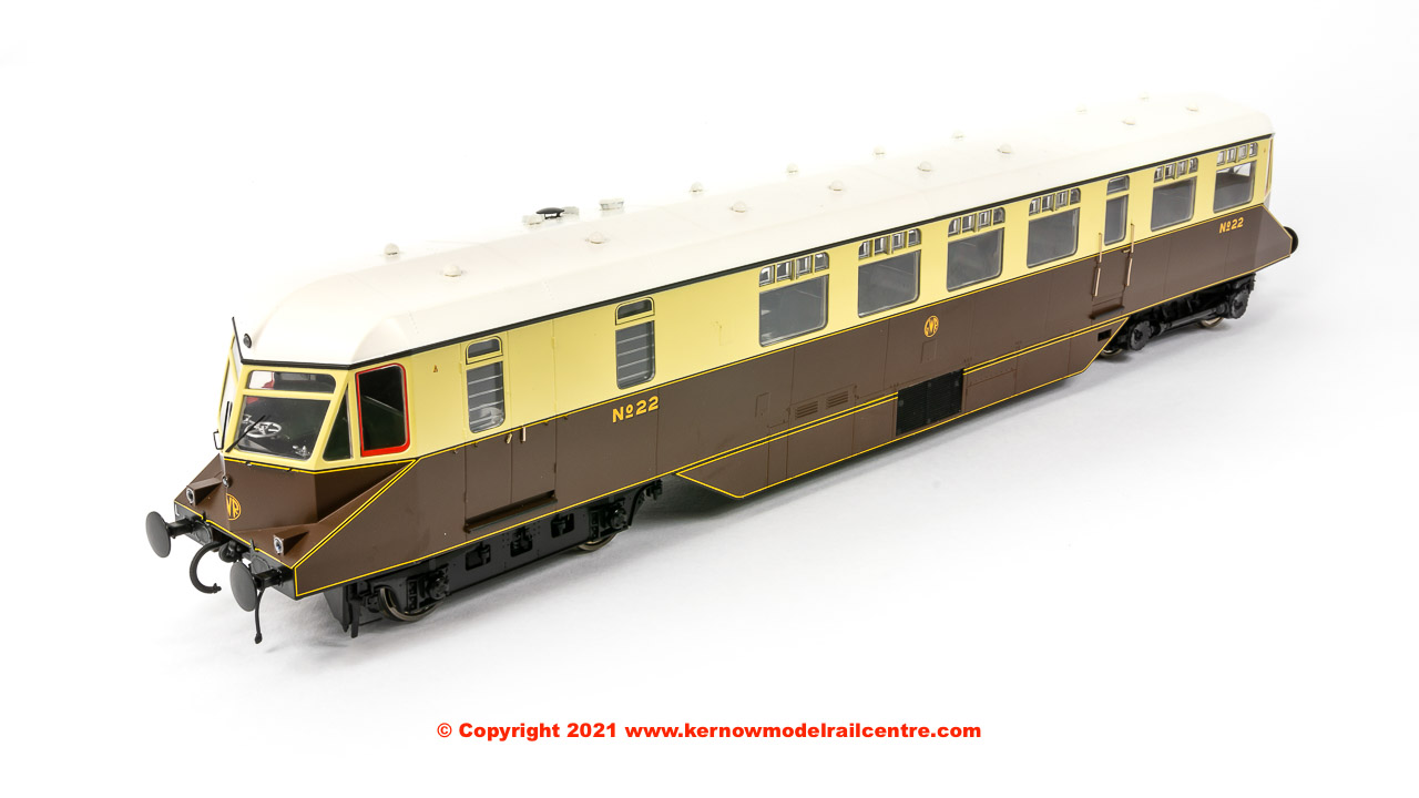 1900 Heljan GWR Railcar number 22 in GWR Chocolate and Cream livery with monogram